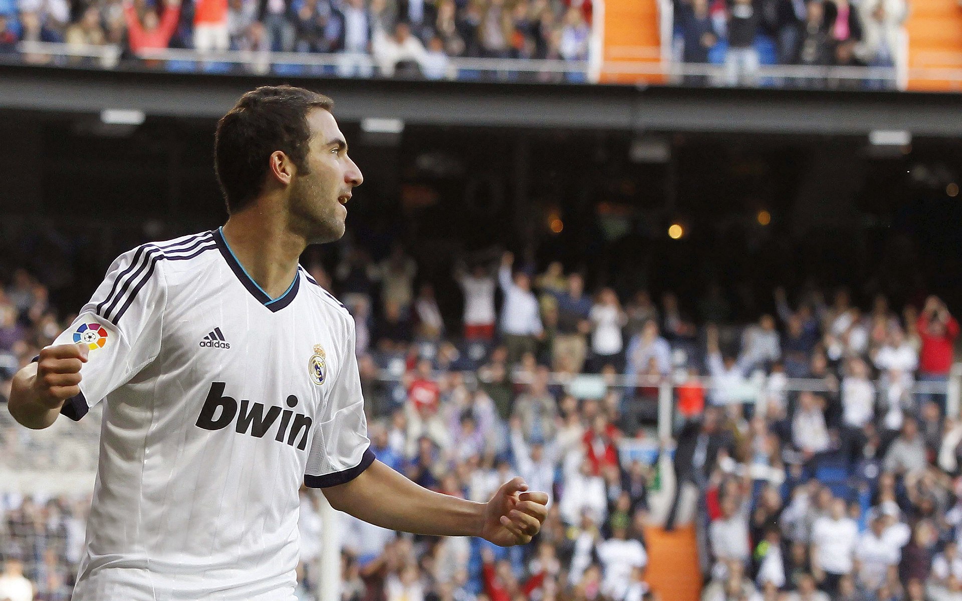 金字塔的阴影下，恩佐导演史诗逆转，埃及横扫巴萨改写足球叙事