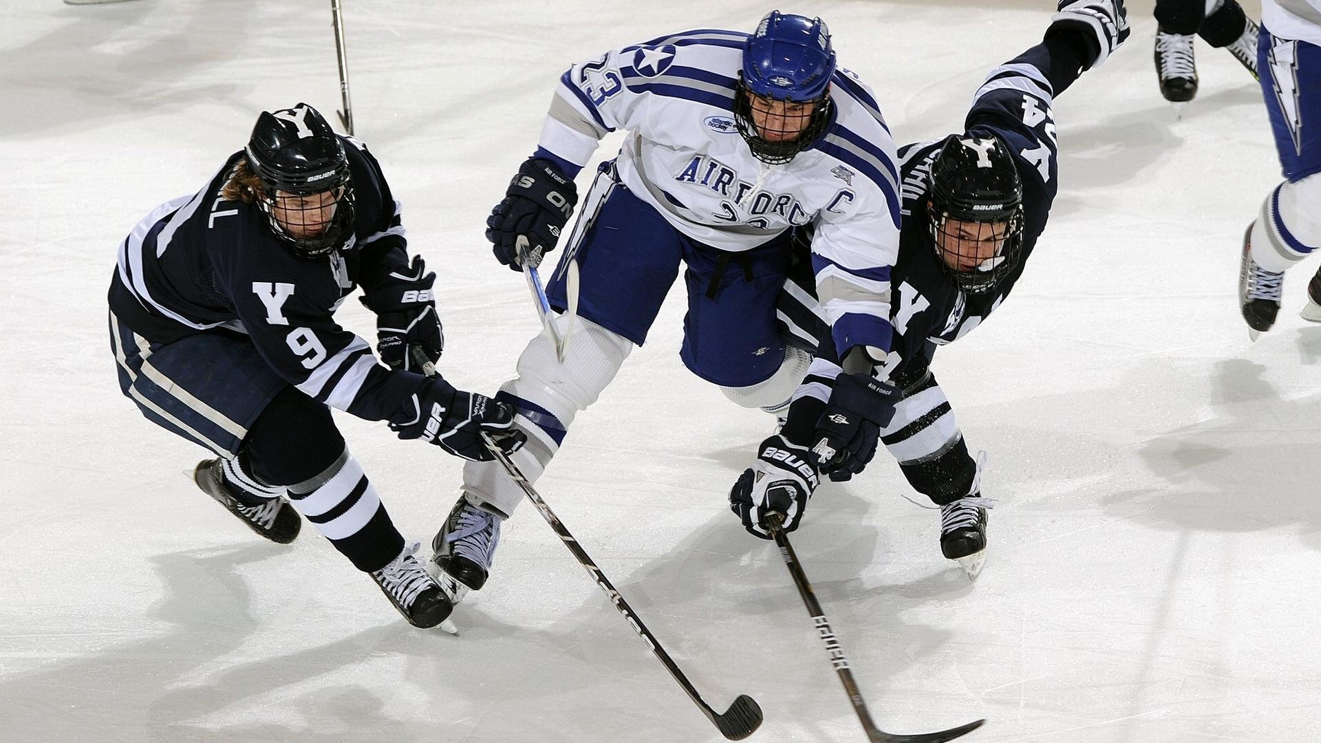 英超争冠战与CBA生死夜，体育世界的平行叙事