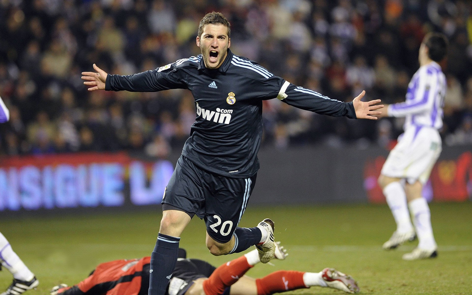 冰与火的边界，当黄喜灿的闪电撕裂撒哈拉之墙